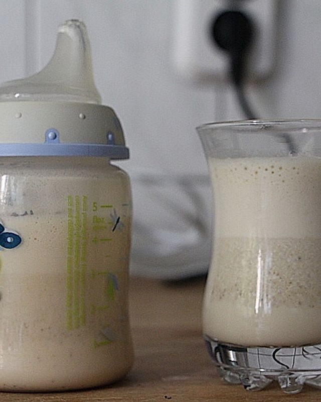 Baby-Milch-Shake mit Trockenpflaume