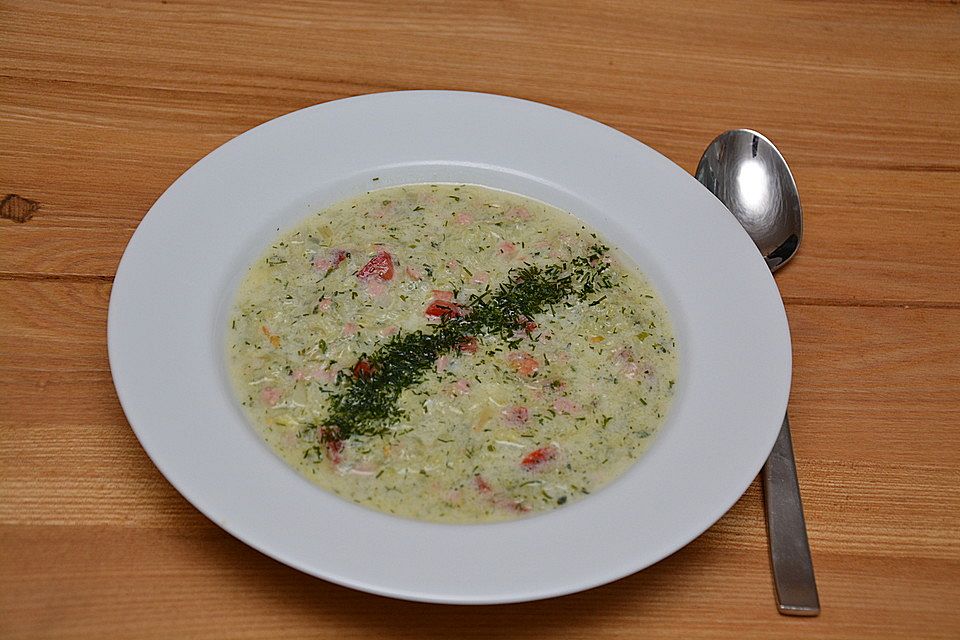 Kalte Buttermilch-Gurken-Suppe