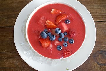 Geeister Erdbeer-Wassermelonen-Gazpacho
