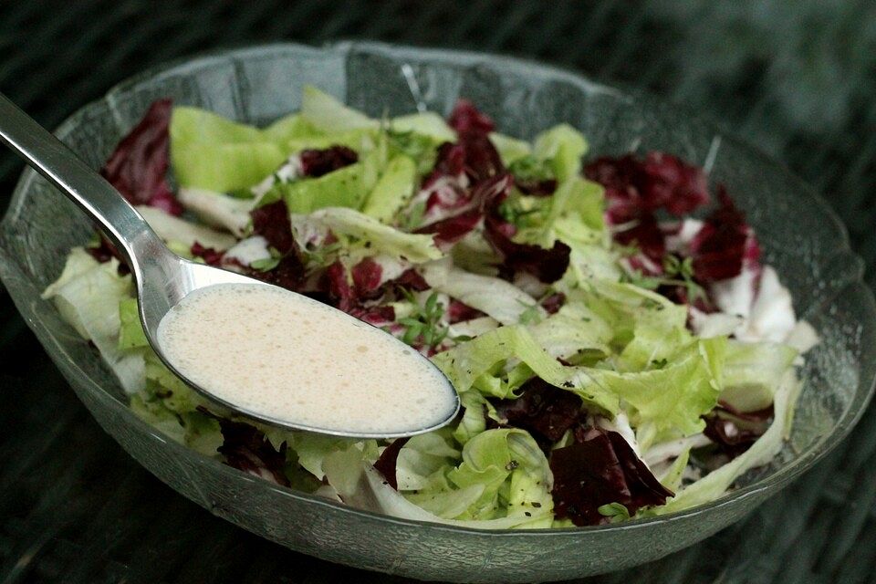 Würzig-süßes Dressing für Blattsalate