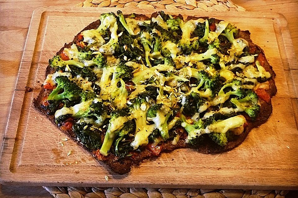 Low Carb Eiweiß-Spinat-Brokkolipizza