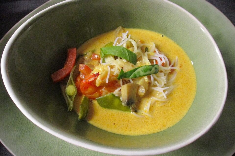 Scharfe Blitz-Thai-Curry-Suppe