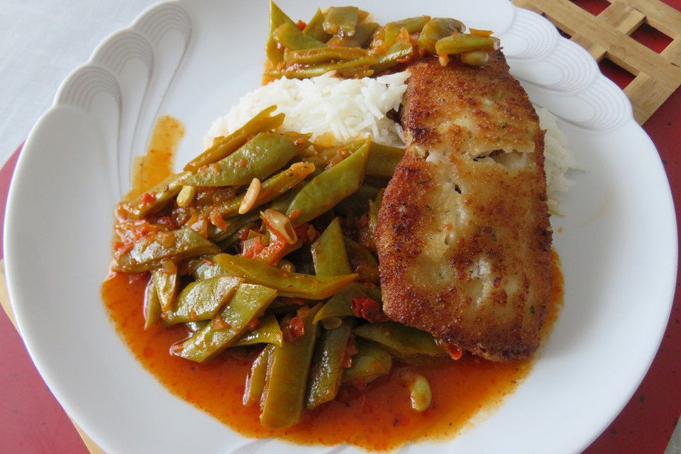 Seelachsfilet in Kokosmilch-Tomaten-Sauce