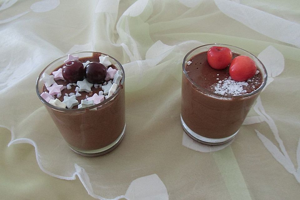 Feine Mousse au Chocolat mit Tonkabohne