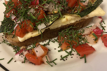 Schneller Zucchinisnack Mit Grillkase Von Kuchen Zauber Chefkoch 
