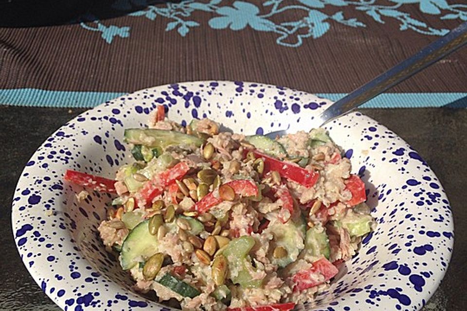 Quinoa-Couscous-Salat mit Thunfisch