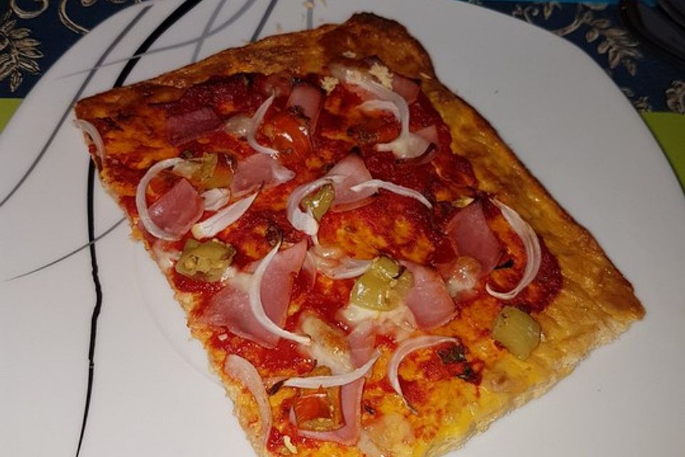 Pizzaboden aus Thunfisch