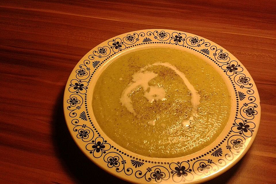 Brokkoli-Reis-Cremesuppe