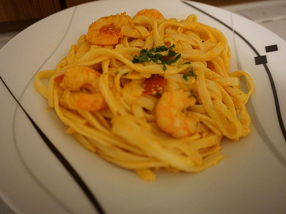 Spaghetti mit Garnelen und Sahne-Knoblauchsauce von LadyIInRed| Chefkoch