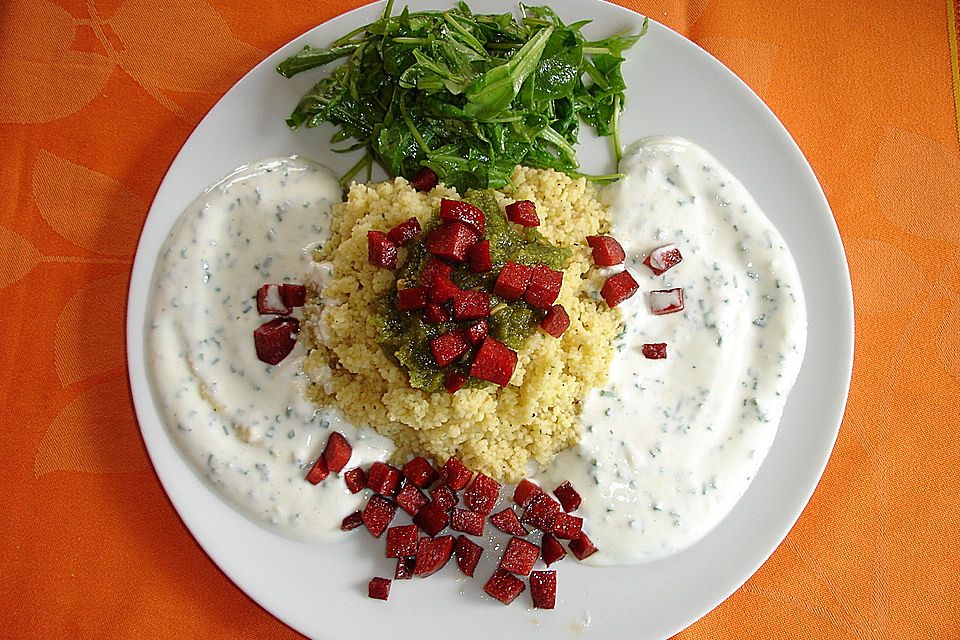 Orangen-Couscous mit Joghurt