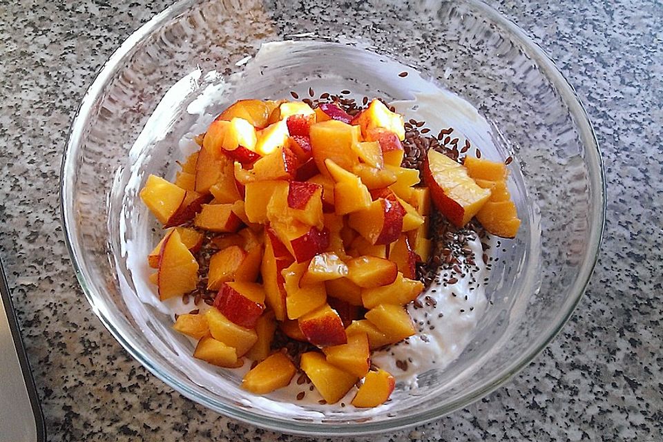 Powerfrühstück mit Quark und Obst