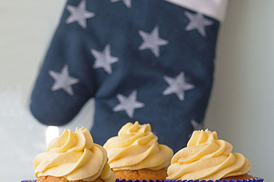 Honey Cupcakes mit Whisky-Paradiescreme Frosting