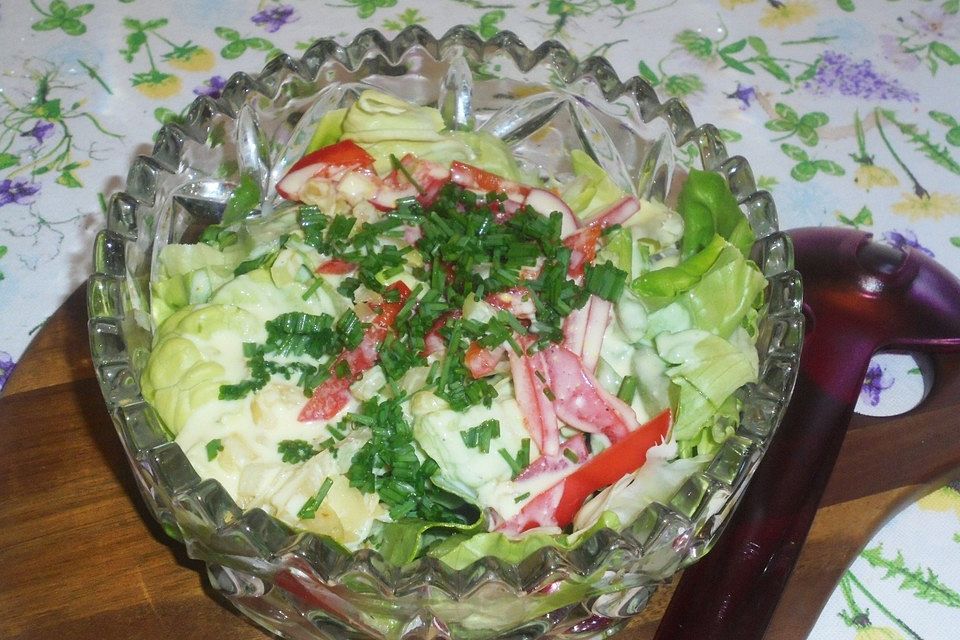 Kopfsalat in Kefir-Senf-Dressing