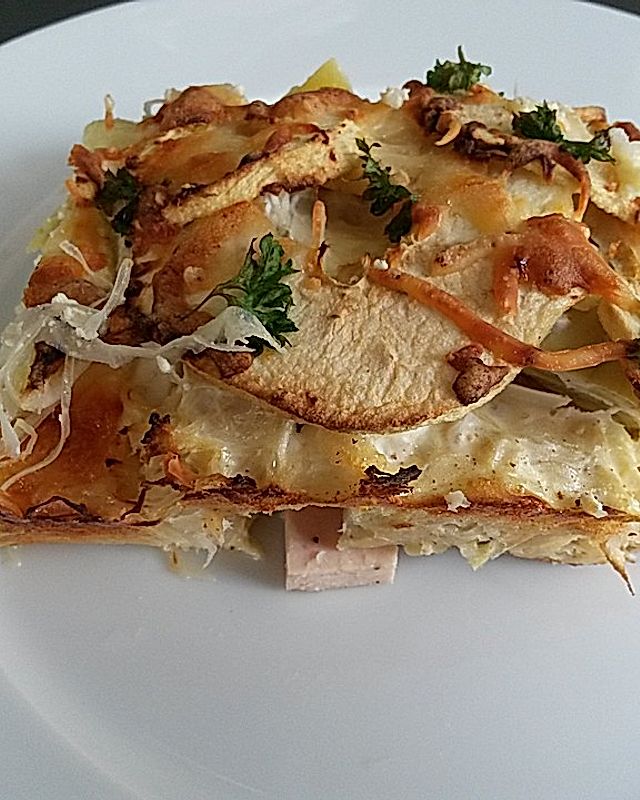 Sauerkraut-Apfel-Gratin mit Kasseler und Kartoffeln