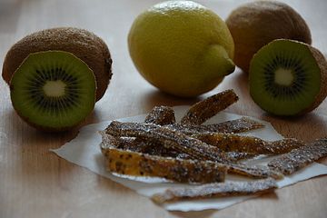 Saure Schnüre aus Kiwi-Fruchtleder