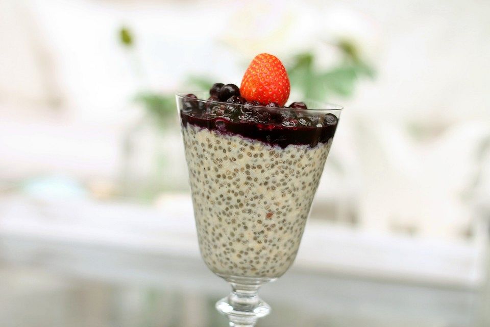 Chiapudding mit Heidelbeeren