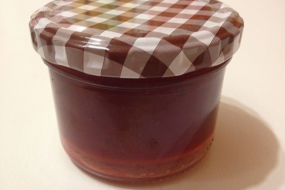 Stachelbeer-Erdbeer-Marmelade mit Schuss