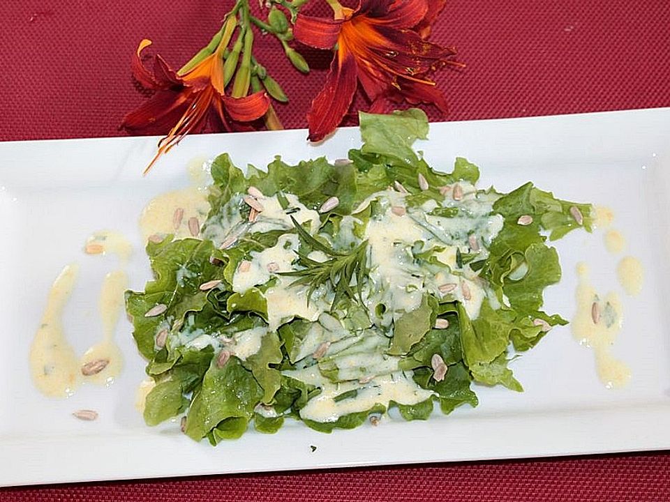 Eichblattsalat mit Buttermilch-Estragon-Senf-Dressing von patty89| Chefkoch