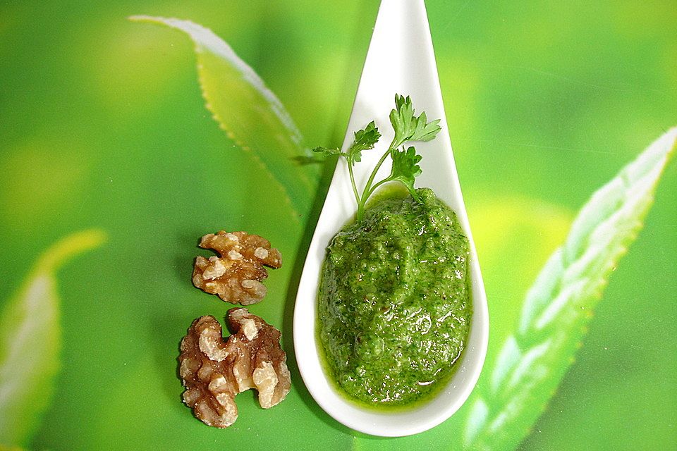 Petersilien-Walnuss-Pesto