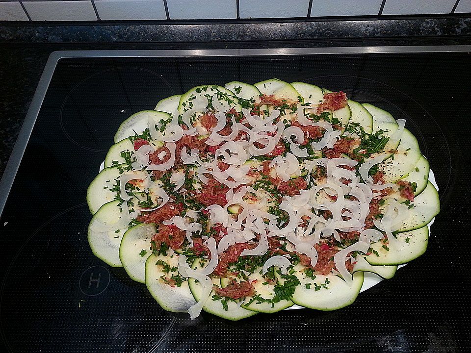 Pikantes Zucchini-Carpaccio mit Radieschen und Sojasauce von Twinhilde ...