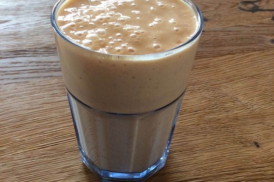 Aprikosen-Apfel Smoothie mit Banane