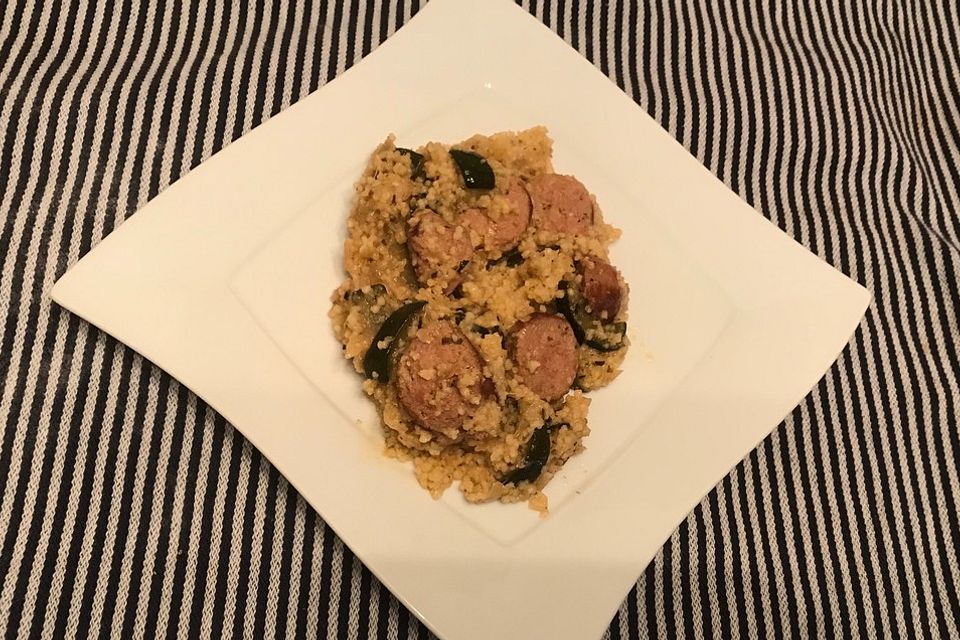 Blitzschnelle Gemüsepfanne mit Couscous und Hackbällchen