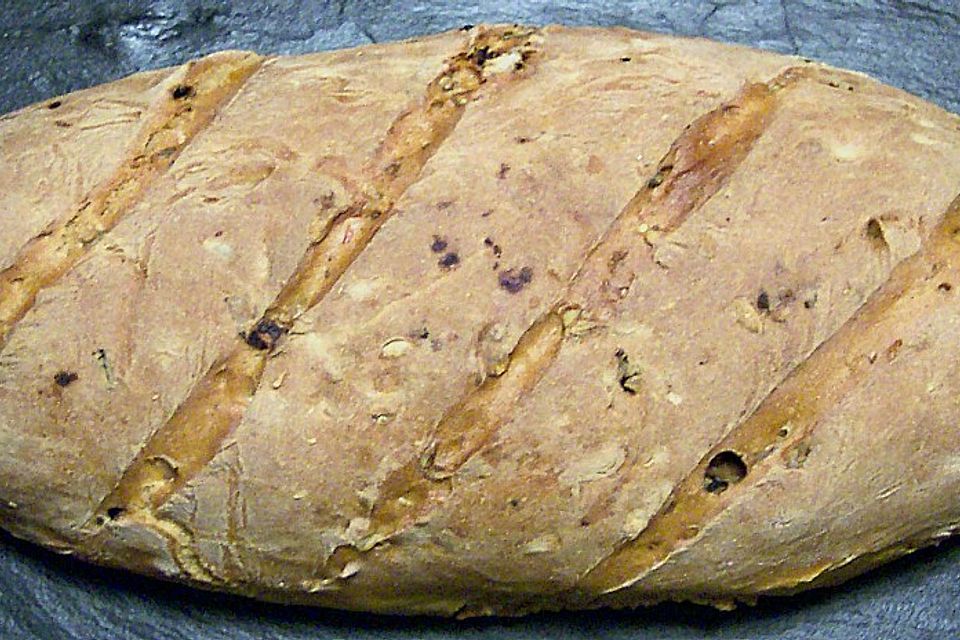 Kerniges Schinkenbrot mit getrockneten Tomaten