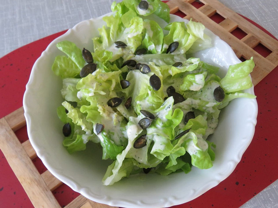 Eichblattsalat mit Quarkdressing und Kürbiskernen von patty89| Chefkoch