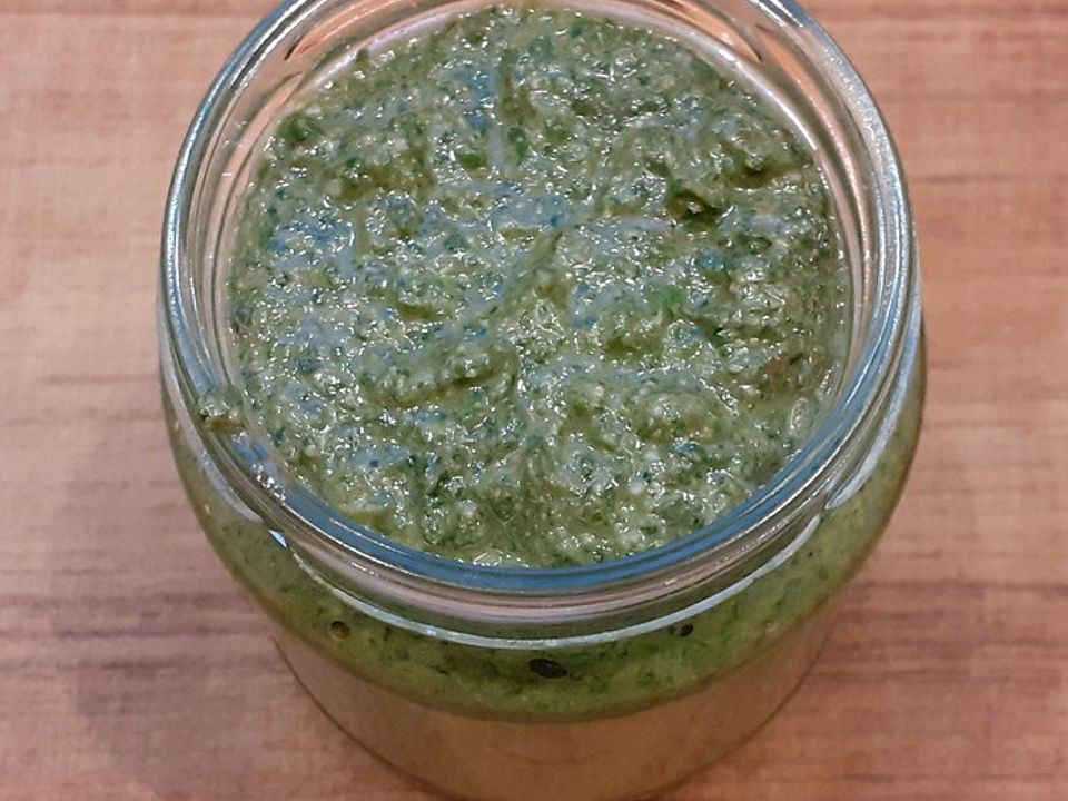 Giersch Kapuzinerkresse Walnuss Pesto Von Lutthh Chefkoch