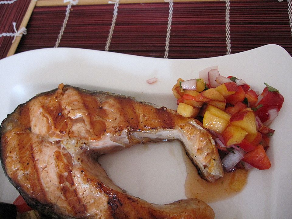 Gegrillter Fisch mit scharfer Pfirsich Salsa von GourmetKathi| Chefkoch