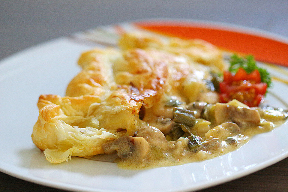 Chicken & Mushroom Pie Chicken & Mushroom Pie