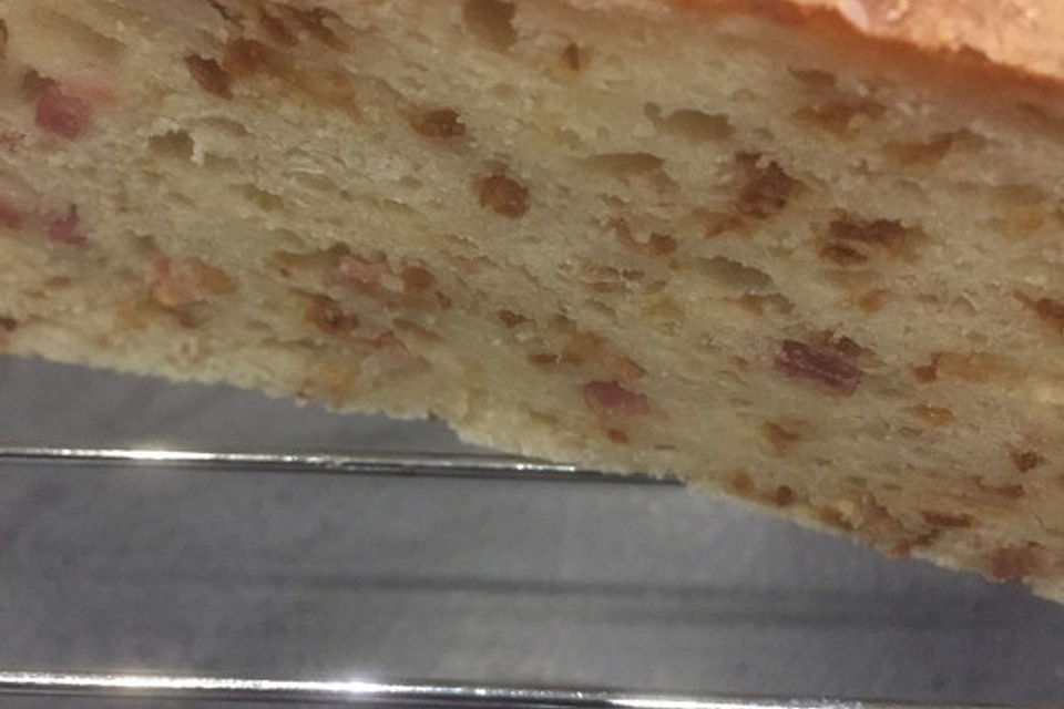 Zwiebelbrot mit Speck und Käse