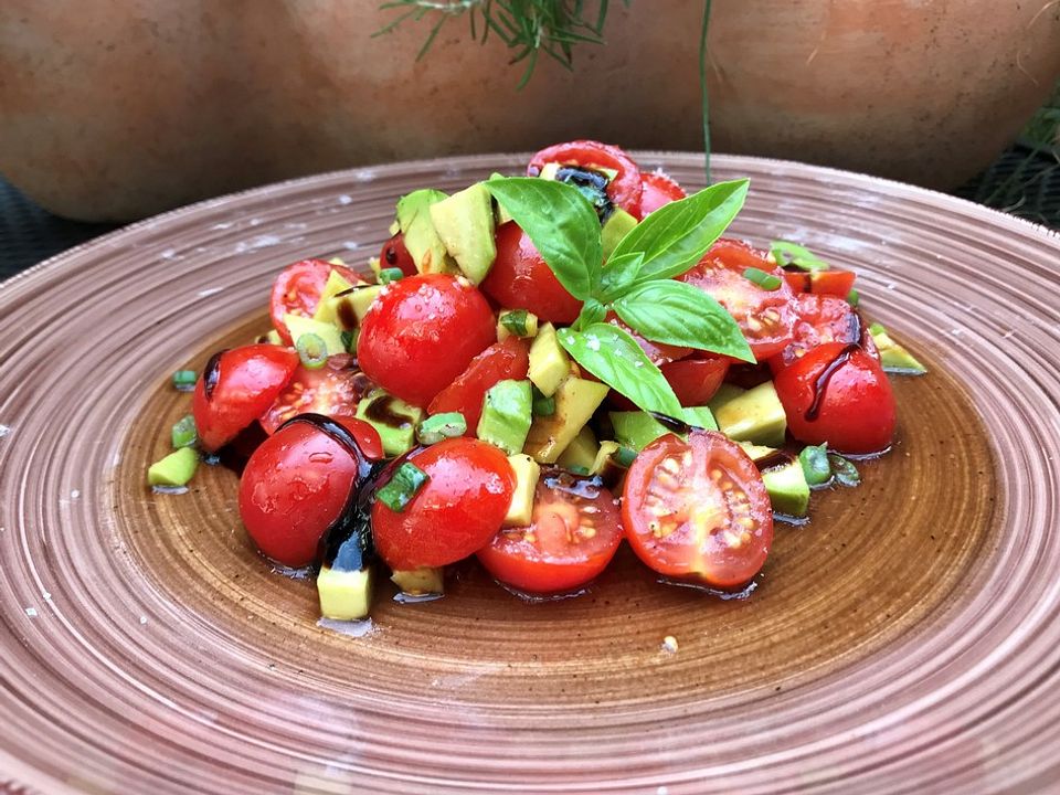 Leckerer Tomaten-Avocado-Salat von Gerald_B| Chefkoch