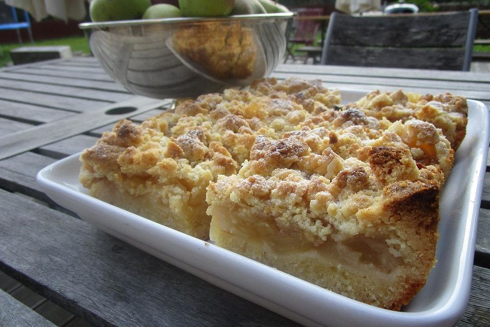 Streusel Apfel Blechkuchen