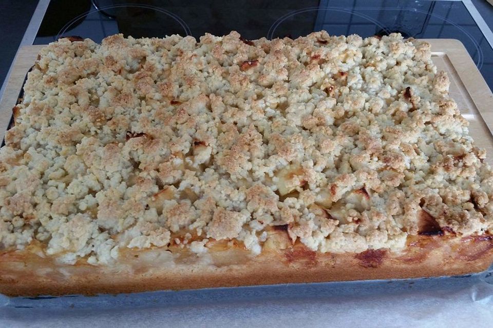 Streusel Apfel Blechkuchen