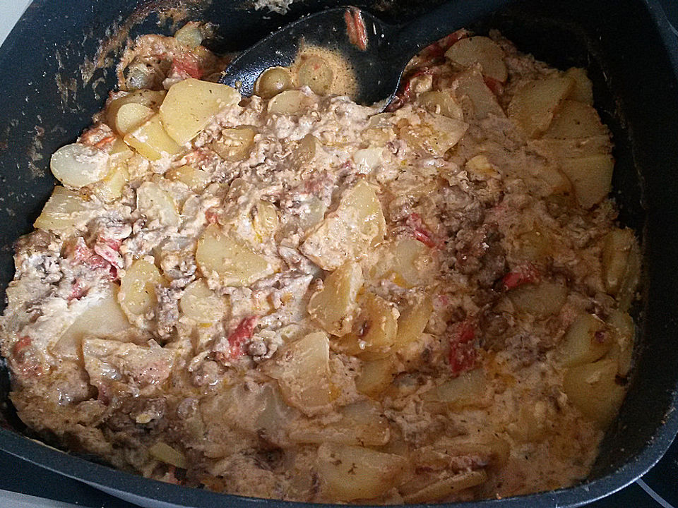 Kartoffel-Hackfleisch-Auflauf mit Tomate und Schafskäse - Kochen Gut ...