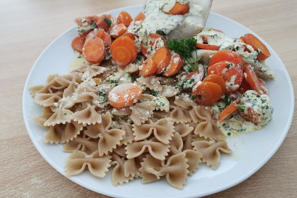 Rotbarsch-Filet mit Möhren und Senfcreme