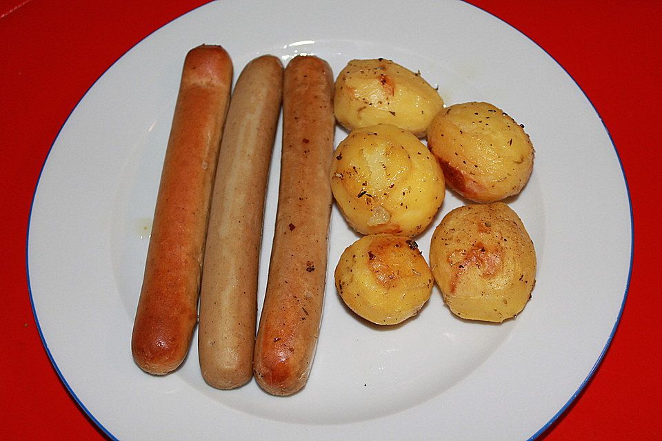 Backkartoffeln mit vegetarischen Bratwürstchen