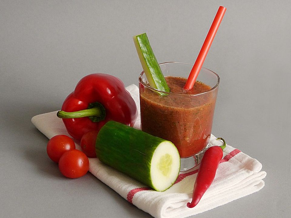 Tomatensaft mit Gurke und Paprika von ars_vivendi| Chefkoch Tomatensaft mit Gurke und Paprika von ars_vivendi| Chefkoch