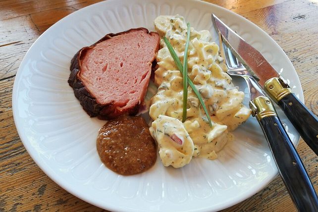 Kartoffelsalat mit Kräuter-Remoulade, Joghurt und Salatgurke von ...