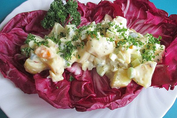 Kartoffelsalat mit Kräuter-Remoulade, Joghurt und Salatgurke von ...