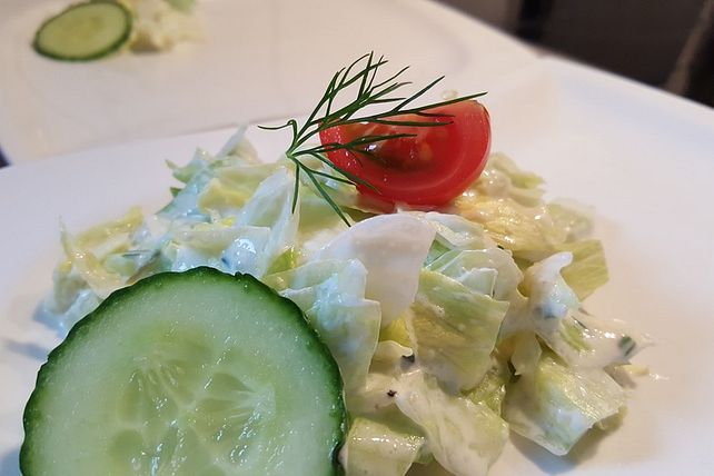 Eichblattsalat in Joghurt-Sahne-Dressing mit Grapefruit und Mandeln von ...