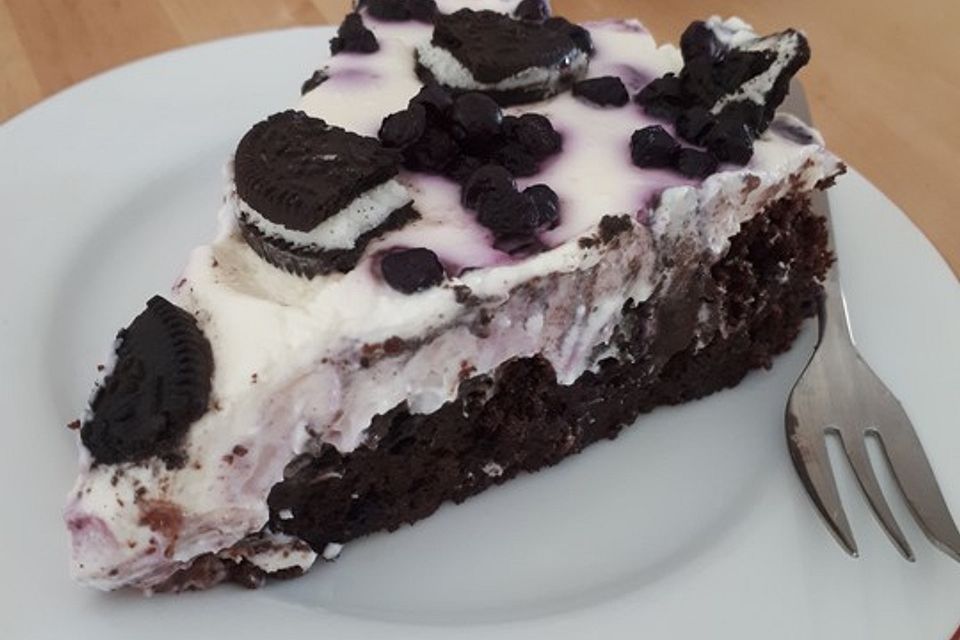 Heidelbeer-Quark-Torte mit Oreo- und Brownieboden