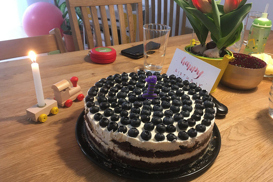 Heidelbeer-Quark-Torte mit Oreo- und Brownieboden