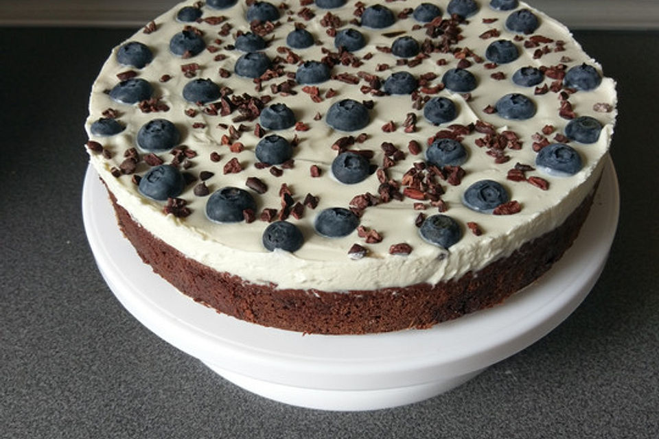 Heidelbeer-Quark-Torte mit Oreo- und Brownieboden