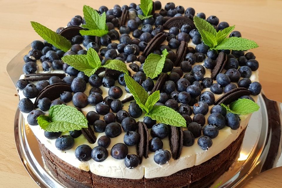 Heidelbeer-Quark-Torte mit Oreo- und Brownieboden