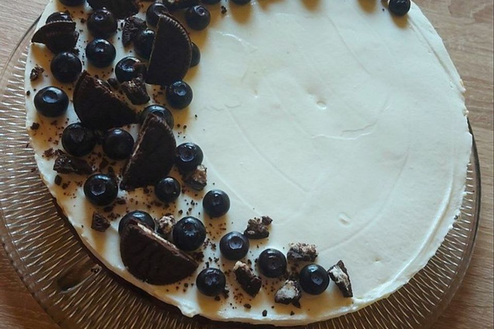 Heidelbeer-Quark-Torte mit Oreo- und Brownieboden