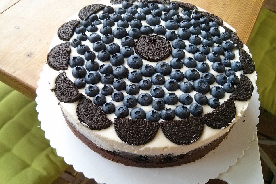 Heidelbeer-Quark-Torte mit Oreo- und Brownieboden