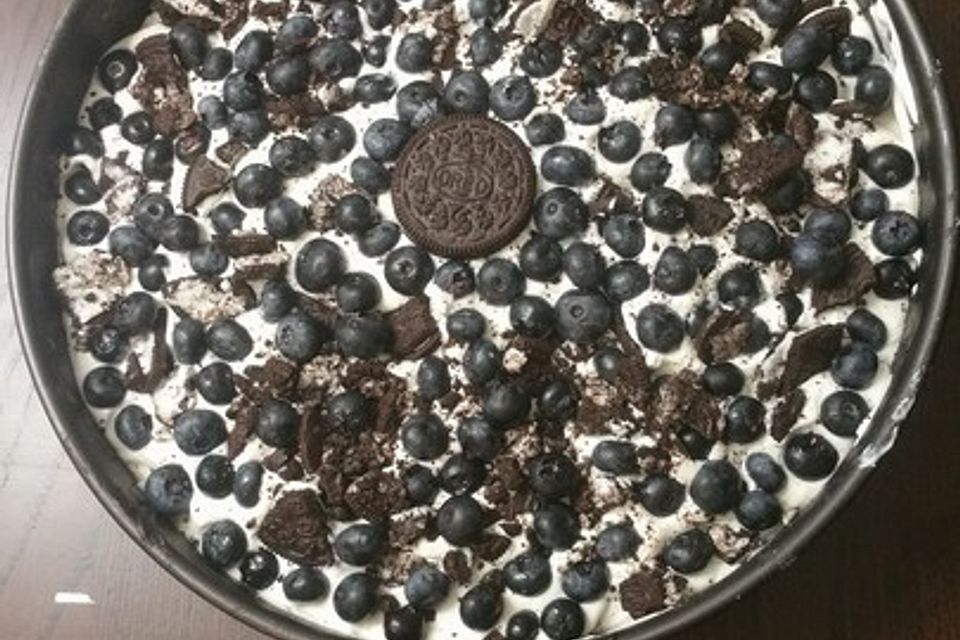 Heidelbeer-Quark-Torte mit Oreo- und Brownieboden