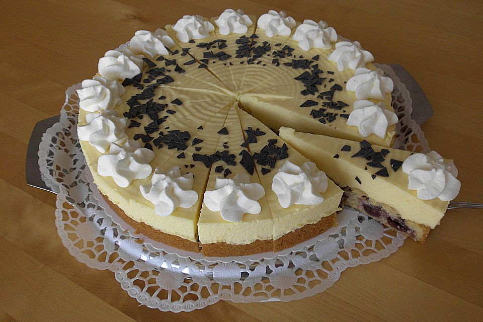 Eierlikör-Sauerkirsch-Torte